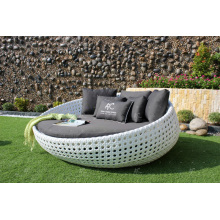 Design incroyable en polyéthylène en polyéthylène Rond en bordure de soleil pour jardin extérieur Beach Pool Resort Wicker Furniture